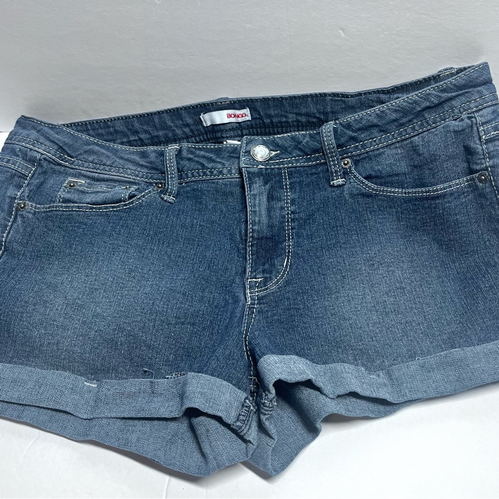 Bongo women's 5 pocket relaxed denim shorts. Juniors size 15